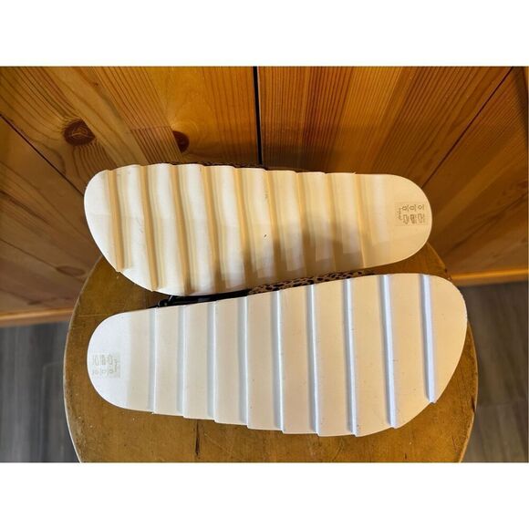 JOULES MARLOW SLIDES SANDALS LEAPORD SZ 7 NWT Read - Picture 9 of 11